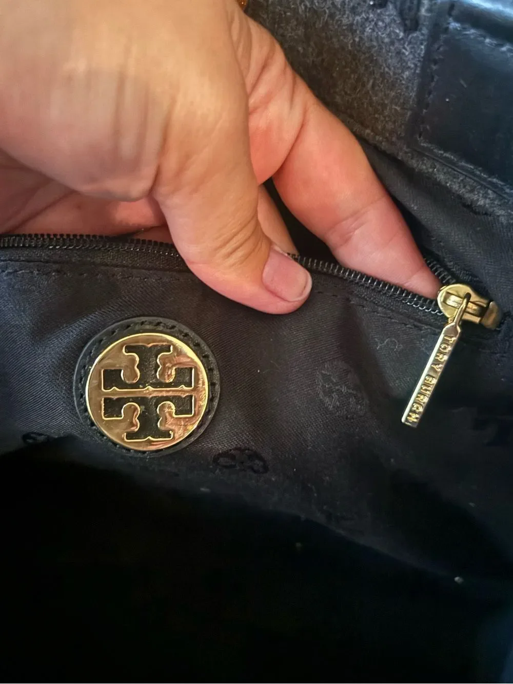 Tory Burch Ella Stitched Mini Tote – Charcoal Wool Felt